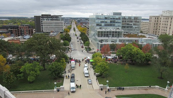 The Wisconsin State Capitol observation deck and 6th level museum are open for the season!