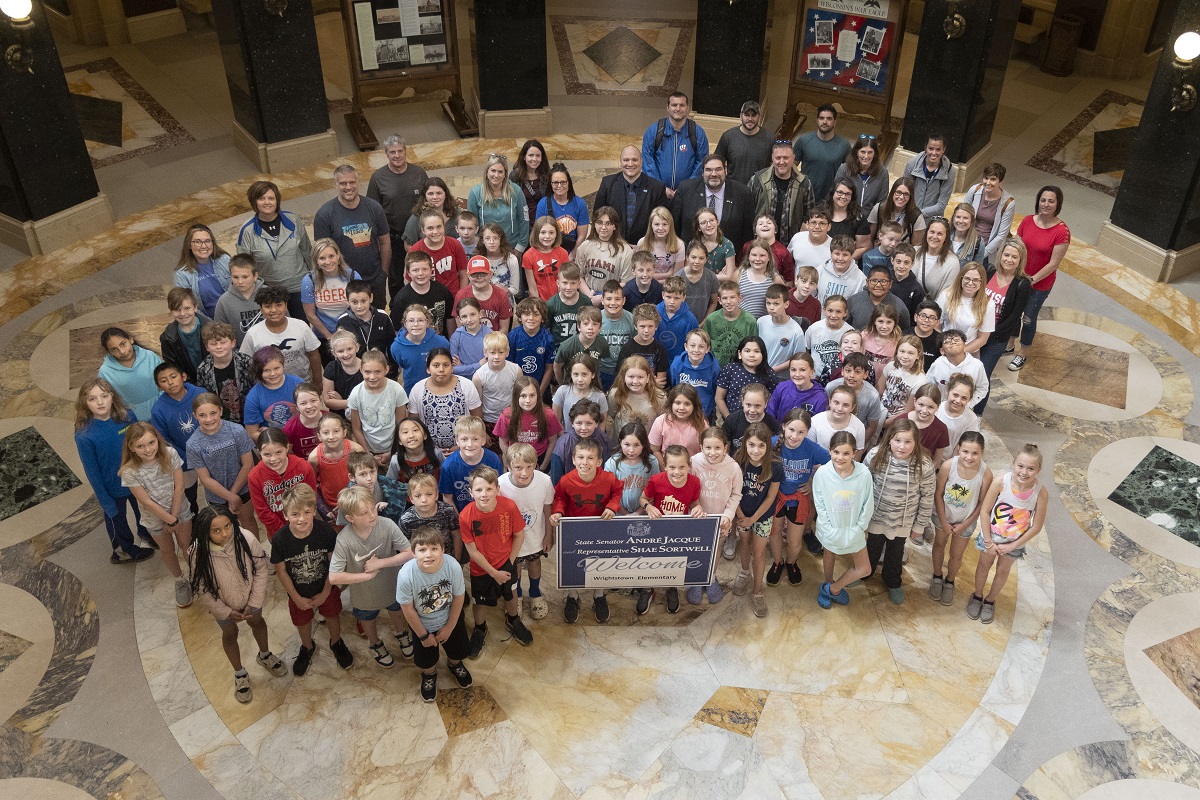 Rep. Shae Sortwell welcomed to the Wisconsin state capitol students from Wrightstown Elementary School.