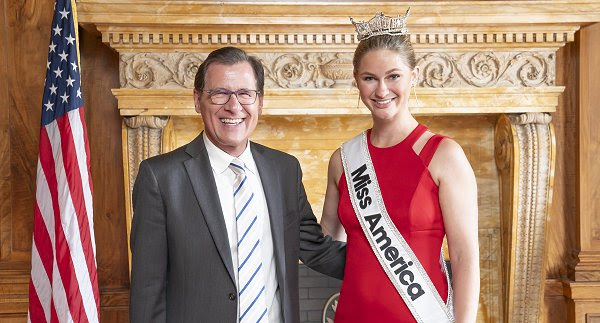 State Rep. Dave Murphy met with Miss America, Grace Stanke, in Madison.