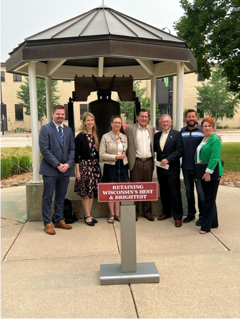 Sen. Rachael Cabral-Guevara with Reps. O'Connor (R-Fond Du Lac), Gustafson (R-Neenah), Murphy (R-Greenville), Goeben (R-Hobart), Behnke (R-Oconto), and Nedeweski (R-Pleasant Prairie)