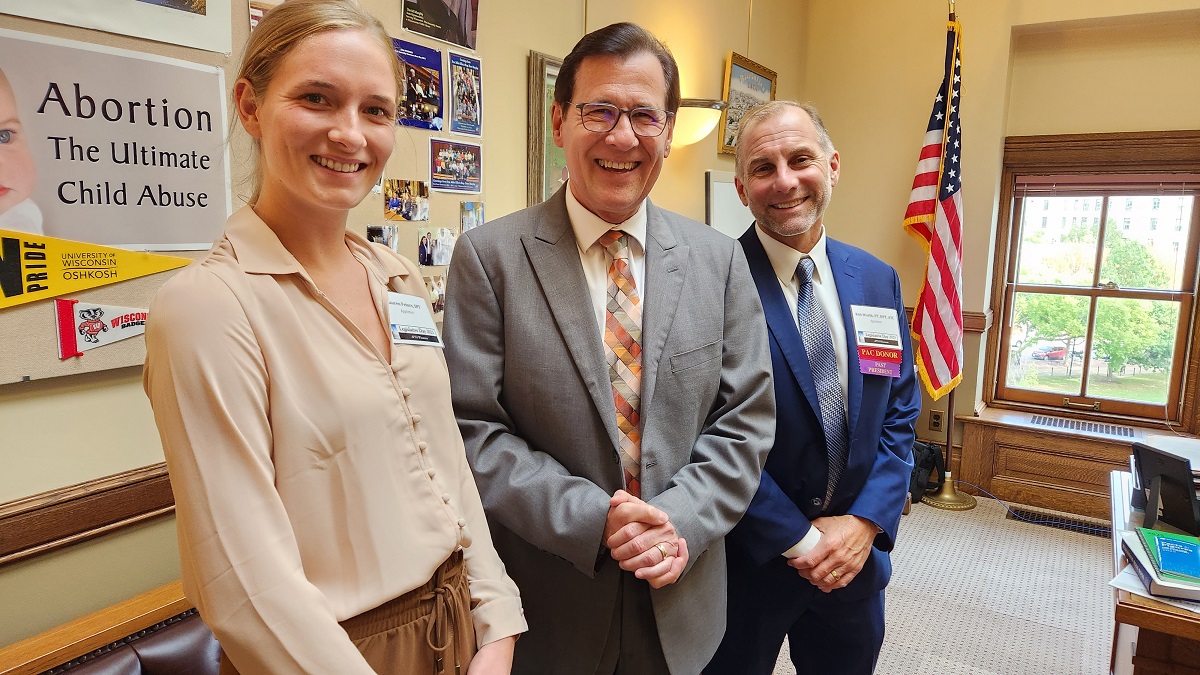 Constituents Lauren Peters and Rob Worth stopped Wisconsin State Rep. Dave Murphy's office as part of the American Physical Therapy Association's legislative day in the Capitol.