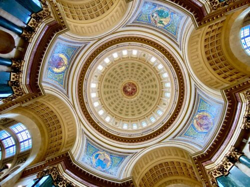 The best way to experience the beauty and grandeur of Wisconsin's Capitol building is to see it for yourself.