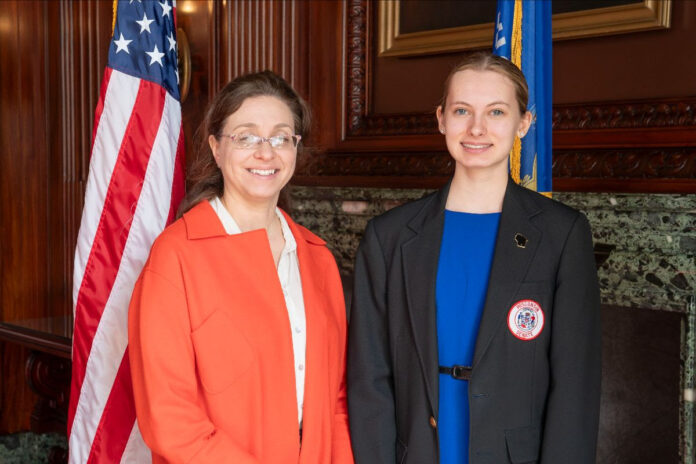 Wisconsin State Sen. Rachael Cabral-Guevara had a great meeting with Kate, our Senate Scholar from Hortonville High School.