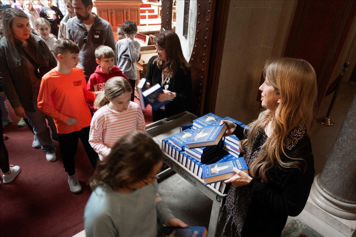 The 4th graders from Kaukauna's Electa Quinney Elementary visited the Capitol this week. We took photos in the Rotunda and visited the Assembly Chamber together. 