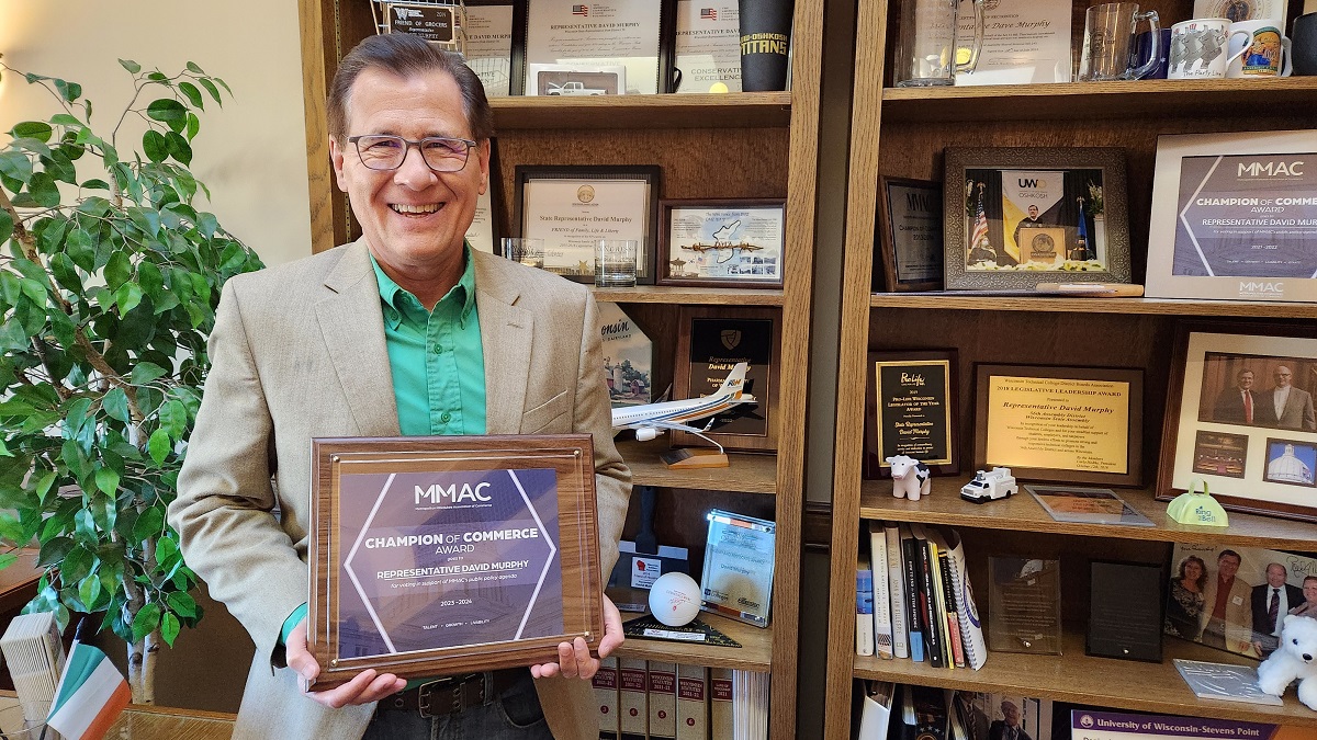 Wisconsin State Rep. Dave Murphy received the Metropolitan Milwaukee Association of Commerce's Champion of Commerce Award. 