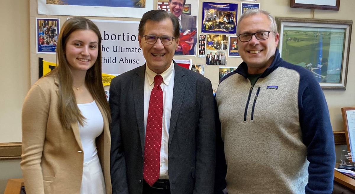 David Harris, principal at Hortonville Elementary, stopped by Wisconsin State Rep. Dave Murphy's office for a visit. He was the principal when our intern, Emma Ryan, was a student there.