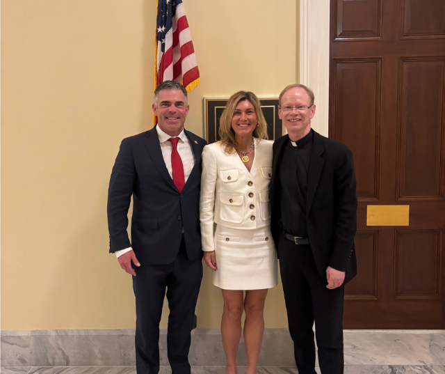 Wisconsin Congressman Tony Wied met with University of Notre Dame President Robert Dowd this week to discuss NIL student athlete legislation. 