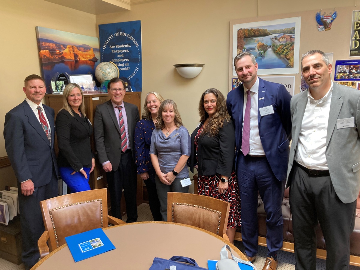 Representatives of the Wisconsin Bankers Association visited with State Rep. Dave Murphy.