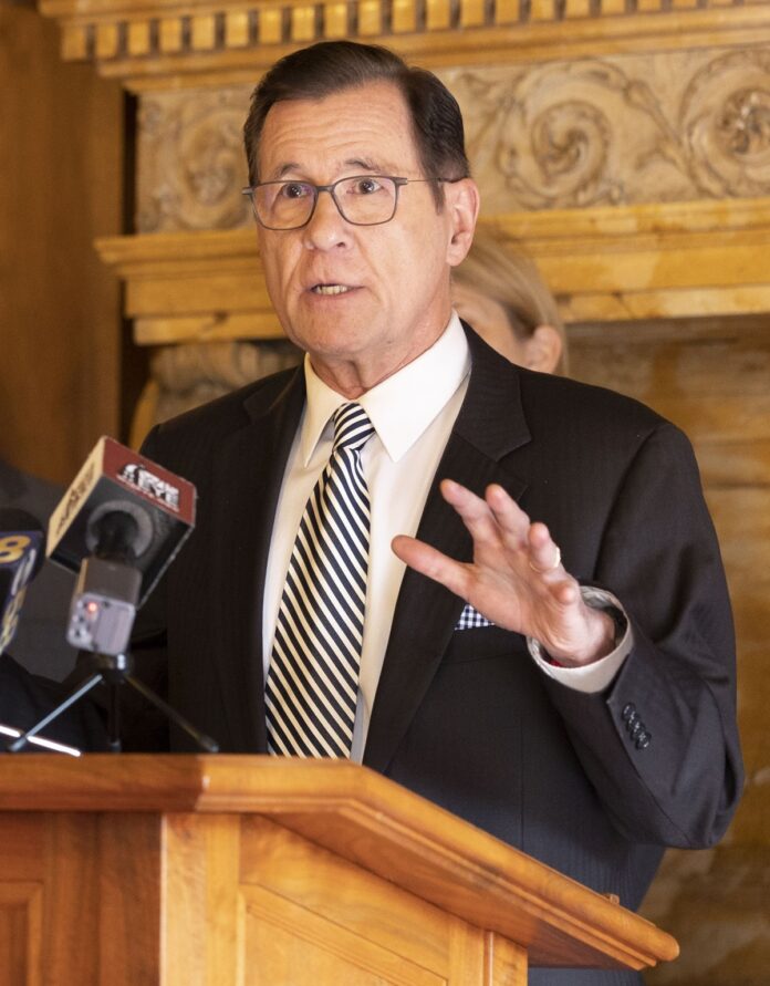 Wisconsin State Rep. Dave Murphy introduced Assembly Bill 377, which would make English the official language of Wisconsin.