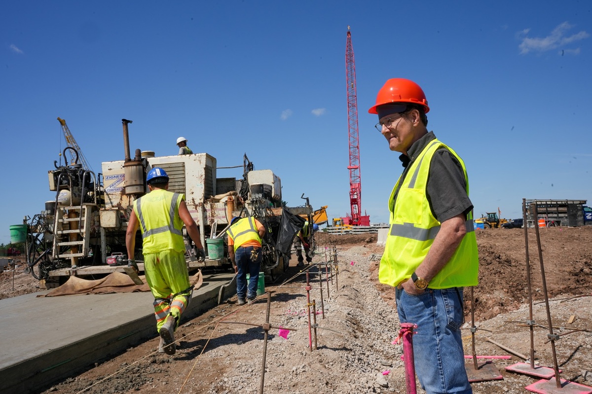 Wisconsin State Rep. Dave Murphy visited the I-41 construction site.