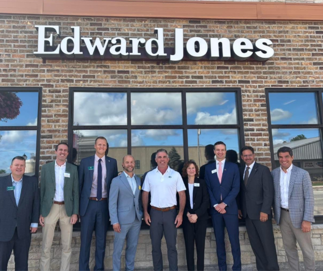 Congressman Tony Wied participated in a productive roundtable discussion at Edward Jones in De Pere with financial advisors from throughout Northeast Wisconsin.