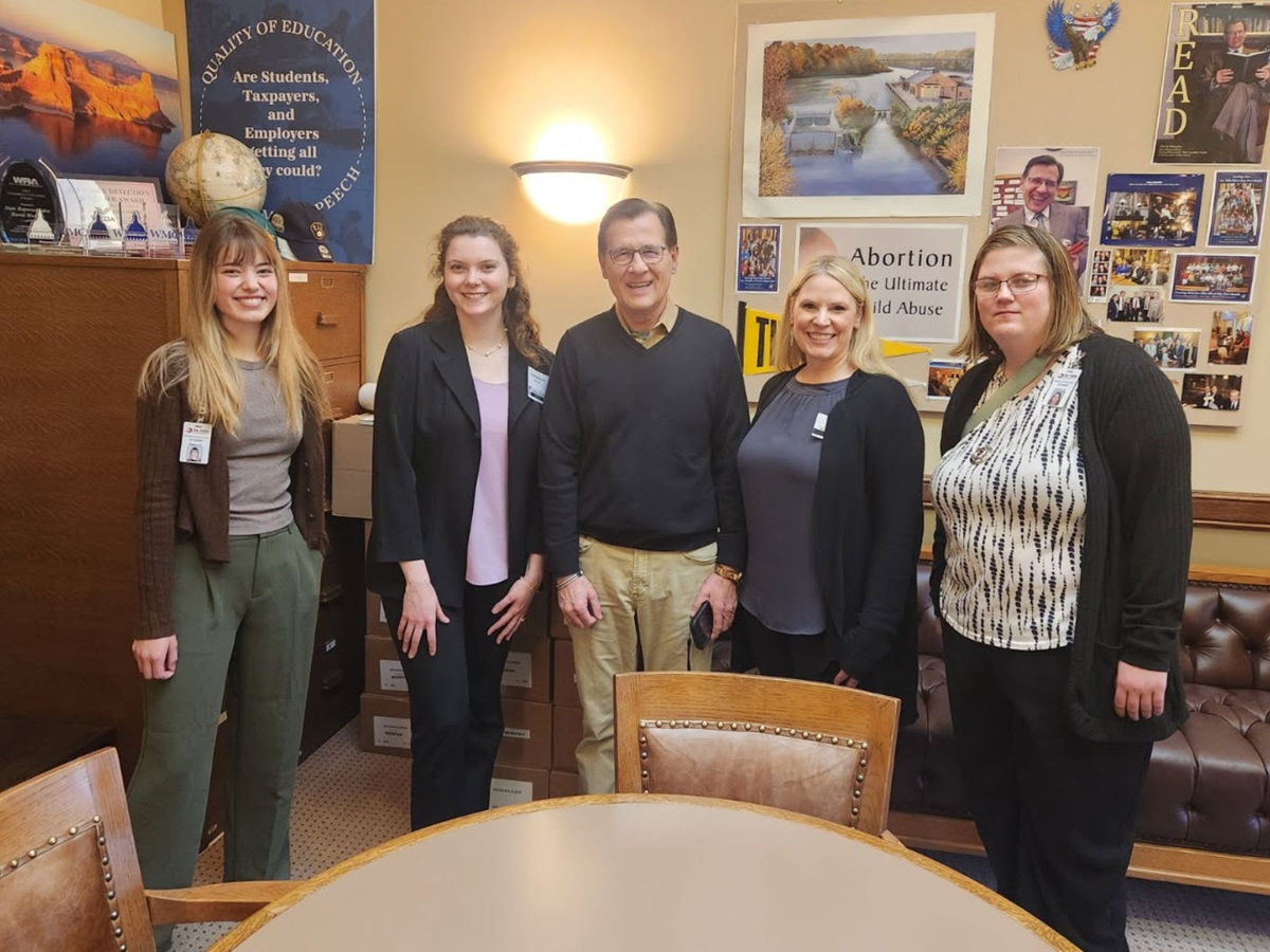 Representatives of the Wisconsin Chapter of the American Physical Therapy Association stopped by Wisconsin State Rep. Dave Murphy's office. 