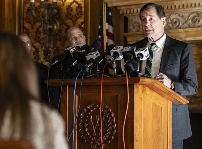 The Wisconsin State Assembly passed Assembly Joint Resolution 102 (AJR 102), a Constitutional Amendment authored by State Rep. Dave Murphy and State Sen. Steve Nass. AJR 102 restores Merit, Fairness, and Equality to all Wisconsin governmental entities, including all state agencies, UW system, technical colleges, public schools, commissions, and more.