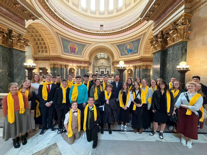 Great to see the students of Wyldewood Christian School visiting us at the Capitol!