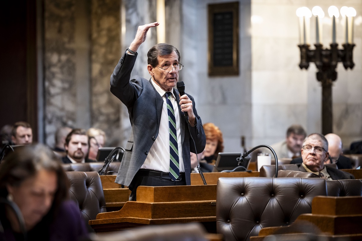 Wisconsin State Rep. Dave Murphy speaks on the floor of the Assembly.