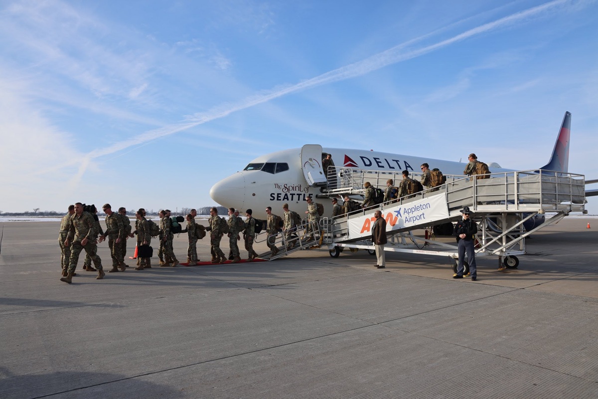 Wisconsin State Rep. Nate Gustafson attended the Army National Guard Homecoming Ceremony at the Appleton Flight Center, Hangar 3.