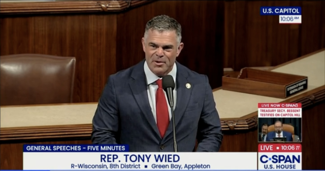 Click here to watch my floor speech commending local officials for their leadership following the recent flooding in New London and other areas of Northeast Wisconsin.
